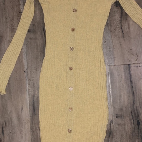 New long sleeve off the shoulder FASHIONNOVA dress - Picture 5 of 8